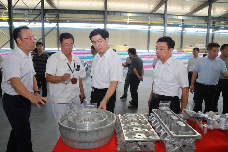 肇慶市委書記賴澤華、市長范中杰率隊到肇慶高新區(qū)大旺新工廠調(diào)研